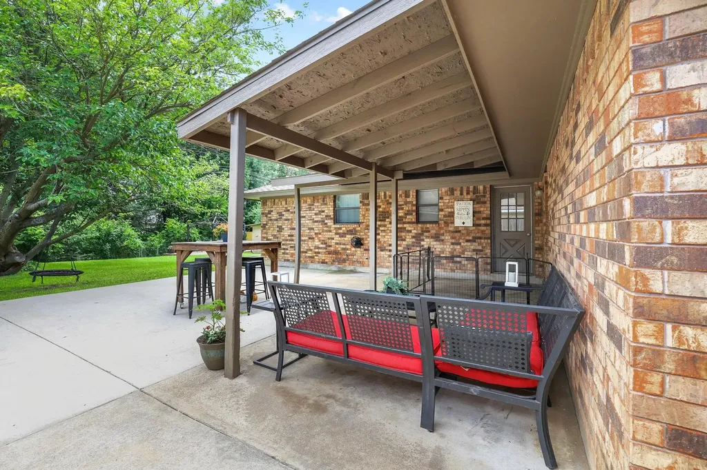 713 Patricia Drive Sherman TX 75090