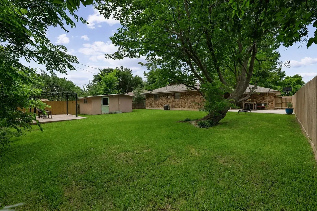 713 Patricia Drive Sherman TX 75090