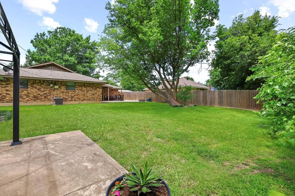 713 Patricia Drive Sherman TX 75090
