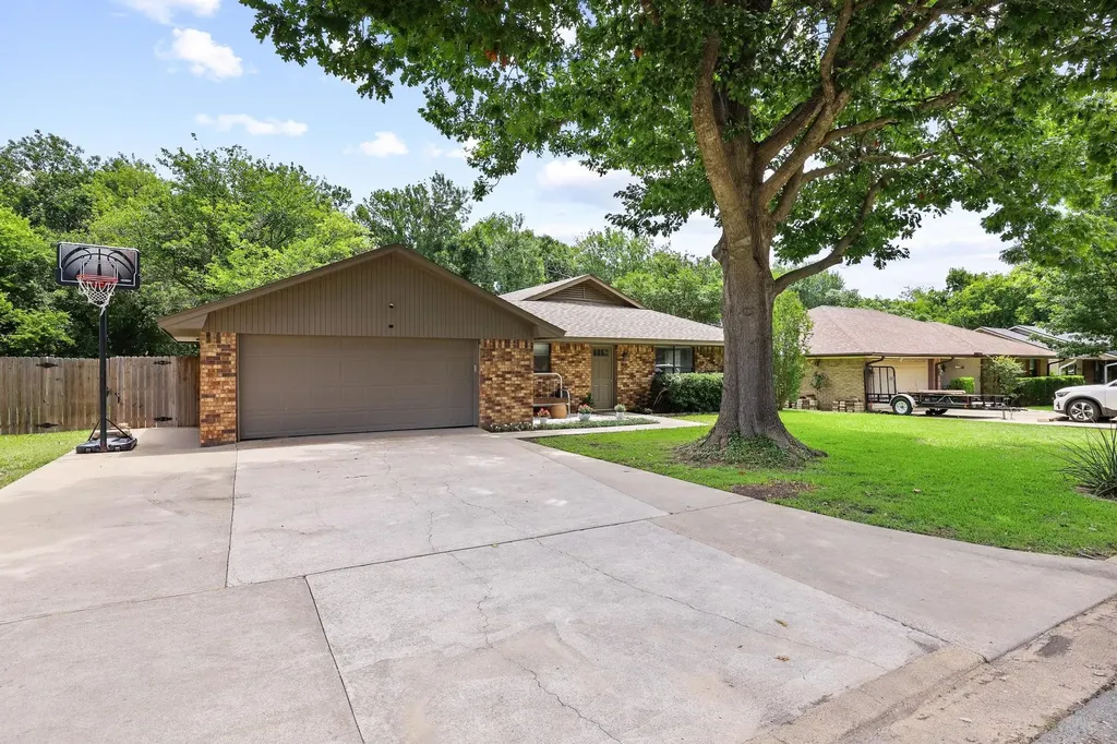 713 Patricia Drive Sherman TX 75090