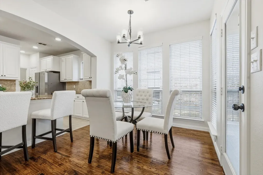 1336 Burnett Drive Lantana TX 76226