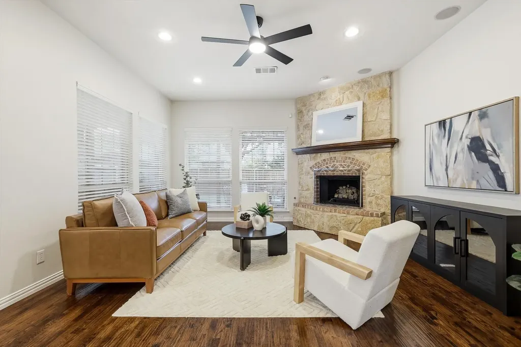 1336 Burnett Drive Lantana TX 76226