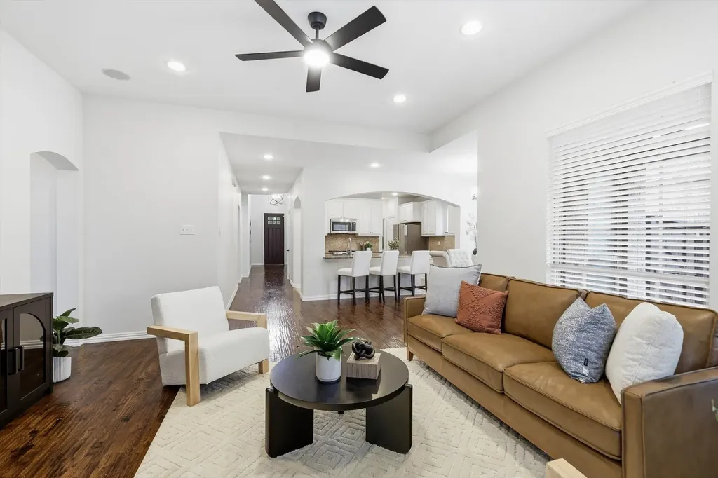 1336 Burnett Drive Lantana TX 76226