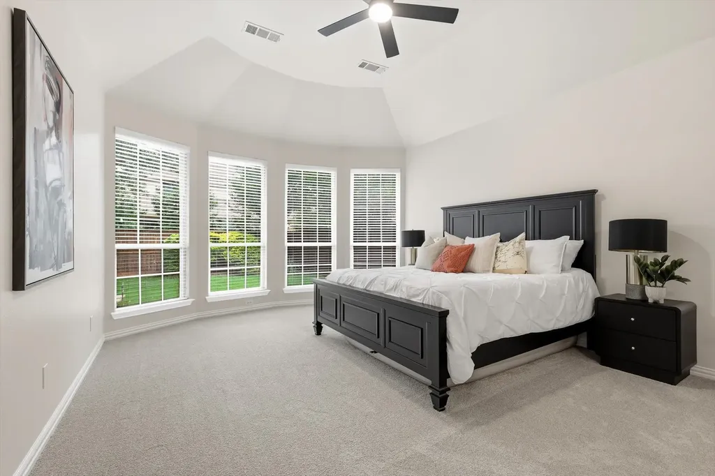 1336 Burnett Drive Lantana TX 76226
