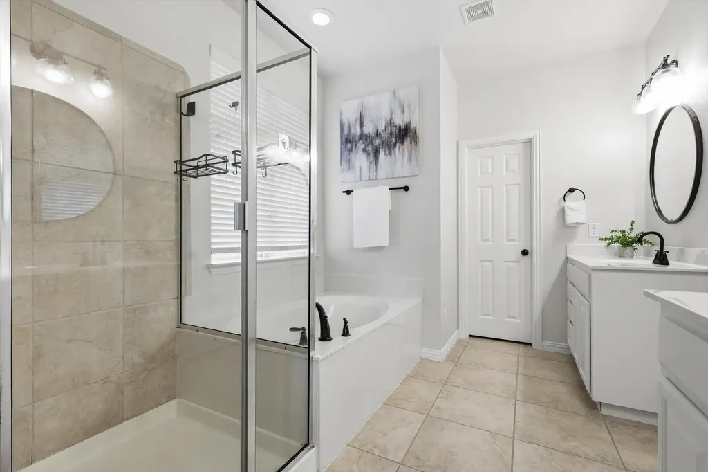 1336 Burnett Drive Lantana TX 76226