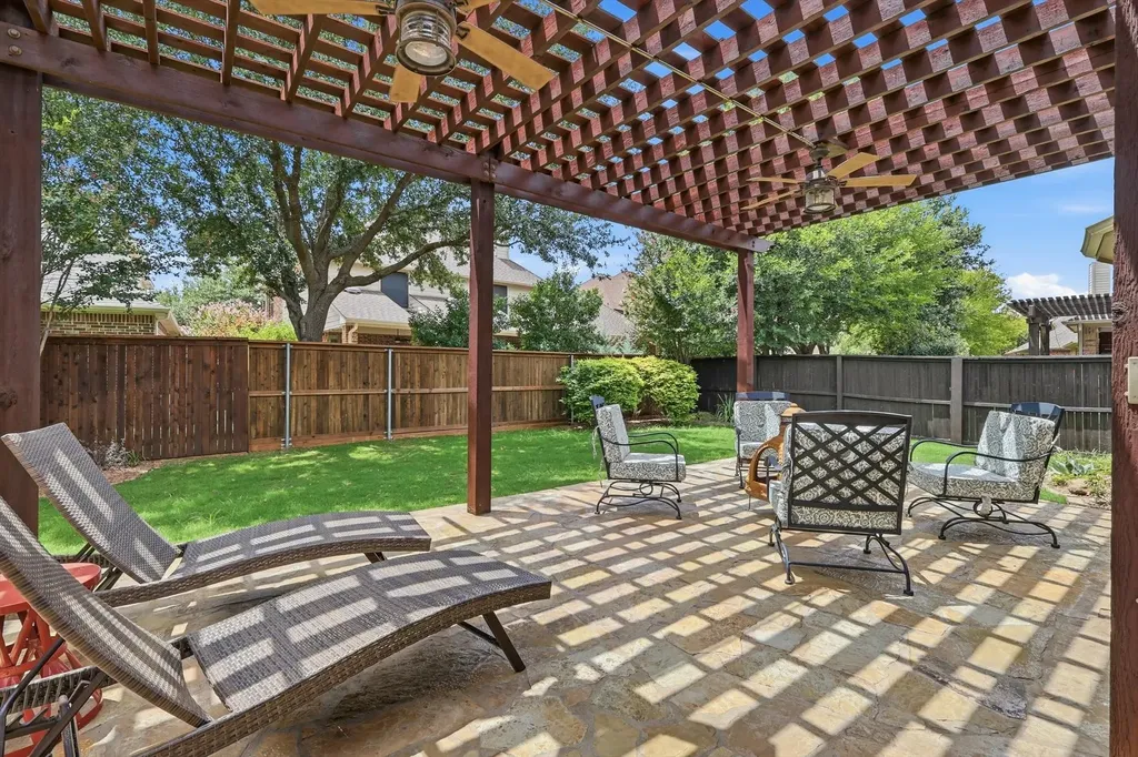 1336 Burnett Drive Lantana TX 76226