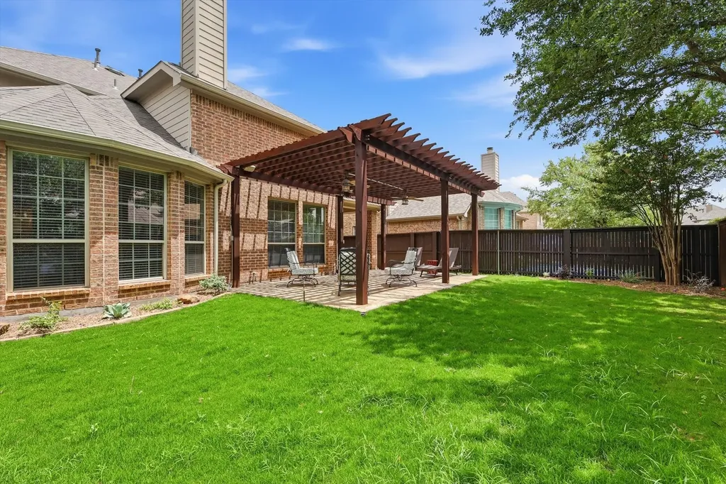 1336 Burnett Drive Lantana TX 76226