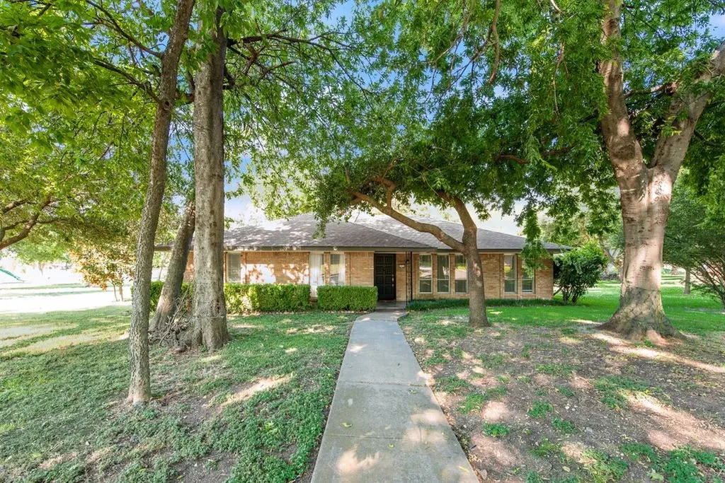 123 S Venice Drive Duncanville TX 75116