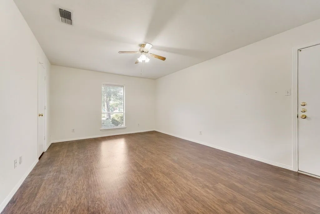 123 S Venice Drive Duncanville TX 75116