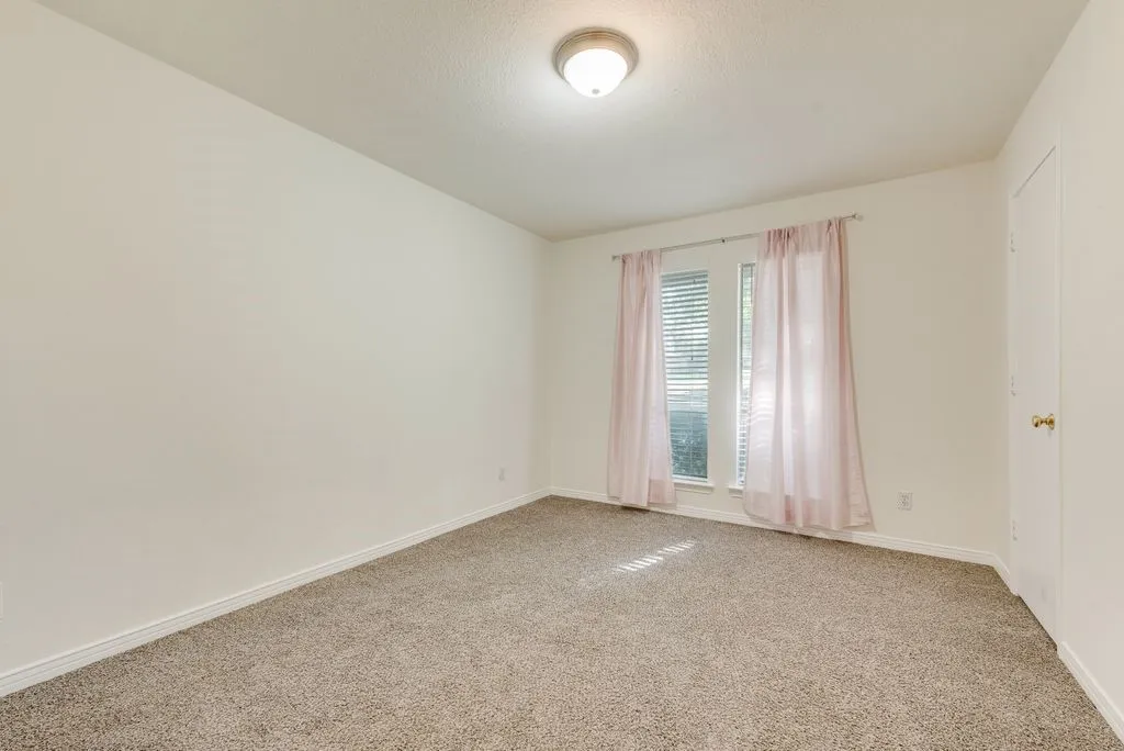 123 S Venice Drive Duncanville TX 75116