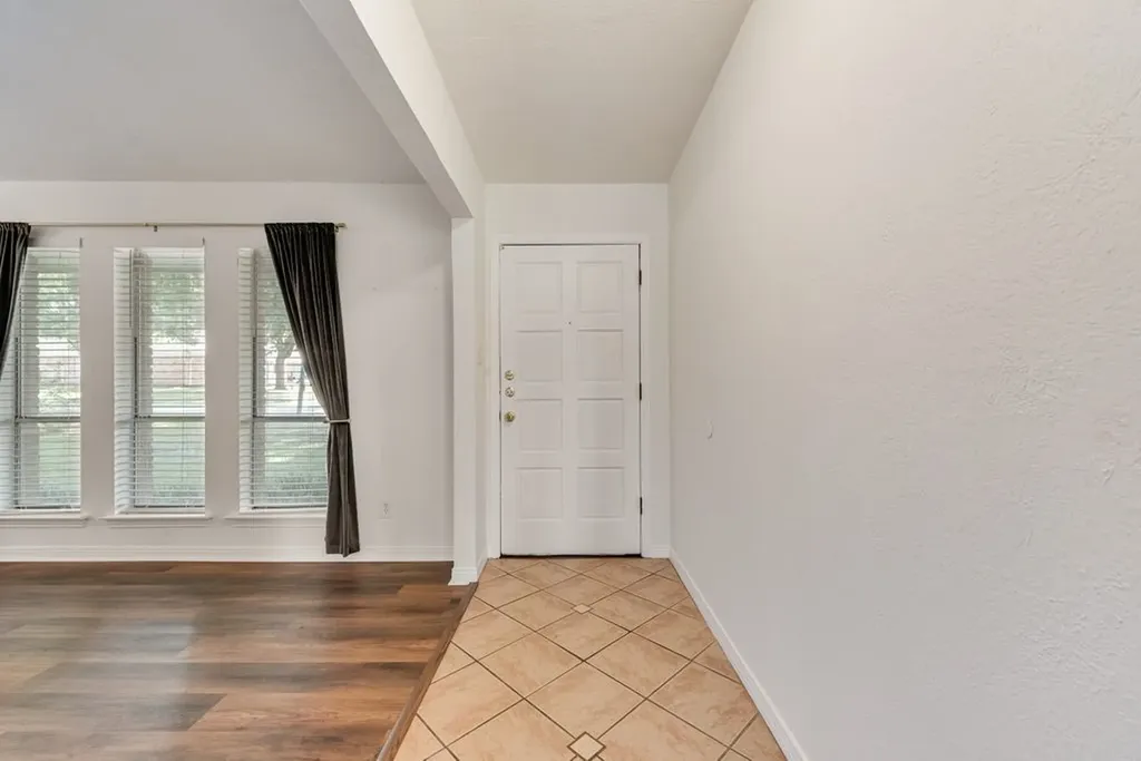 123 S Venice Drive Duncanville TX 75116