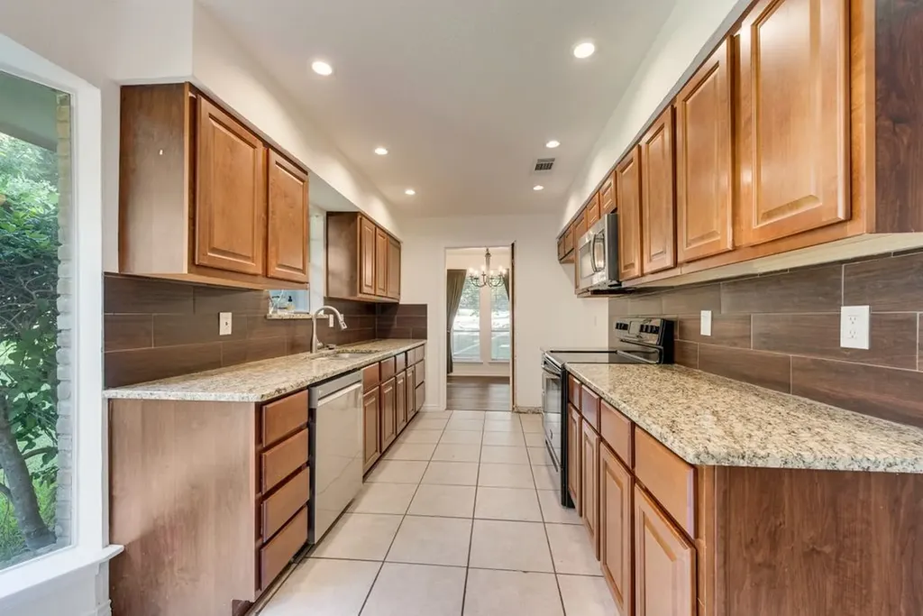 123 S Venice Drive Duncanville TX 75116