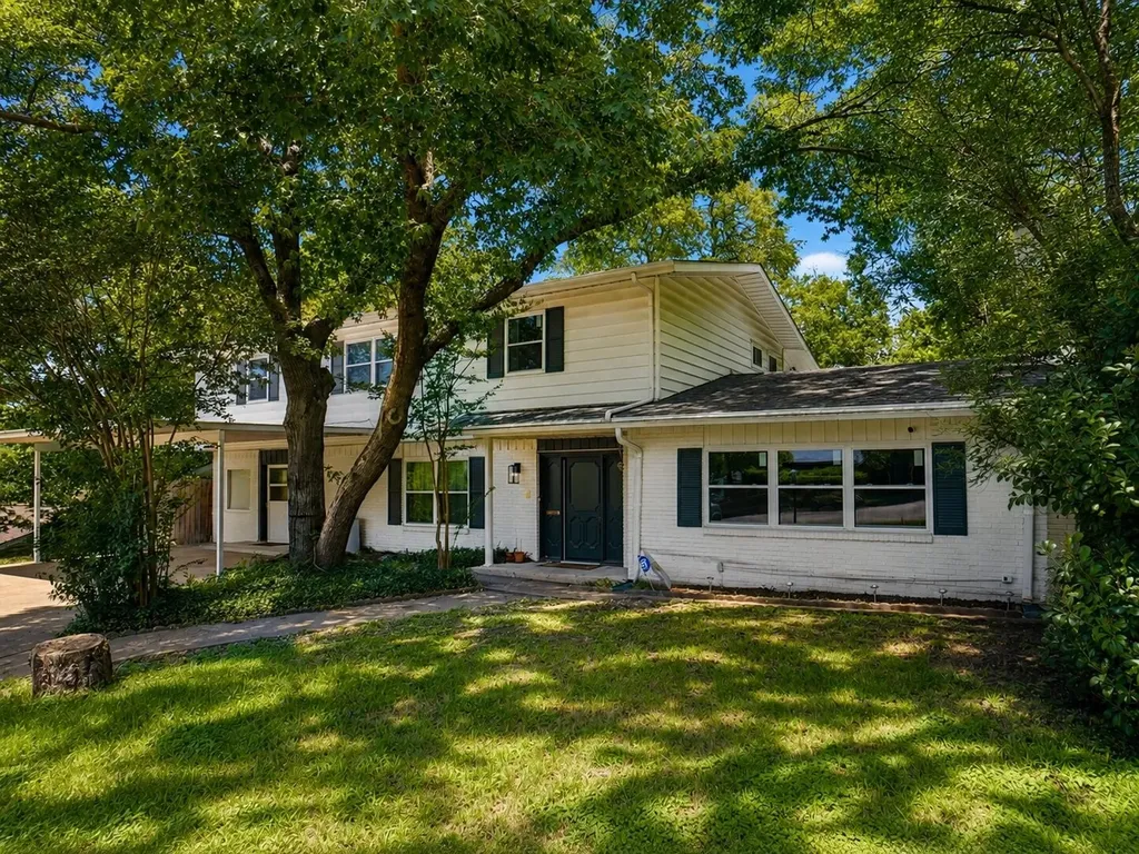 2409 Whitewood Drive Dallas TX 75233