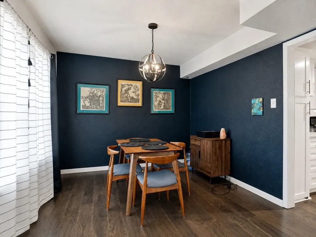 2409 Whitewood Drive Dallas TX 75233