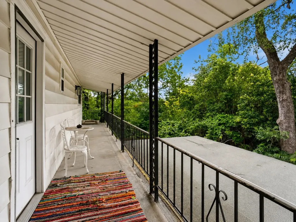 2409 Whitewood Drive Dallas TX 75233