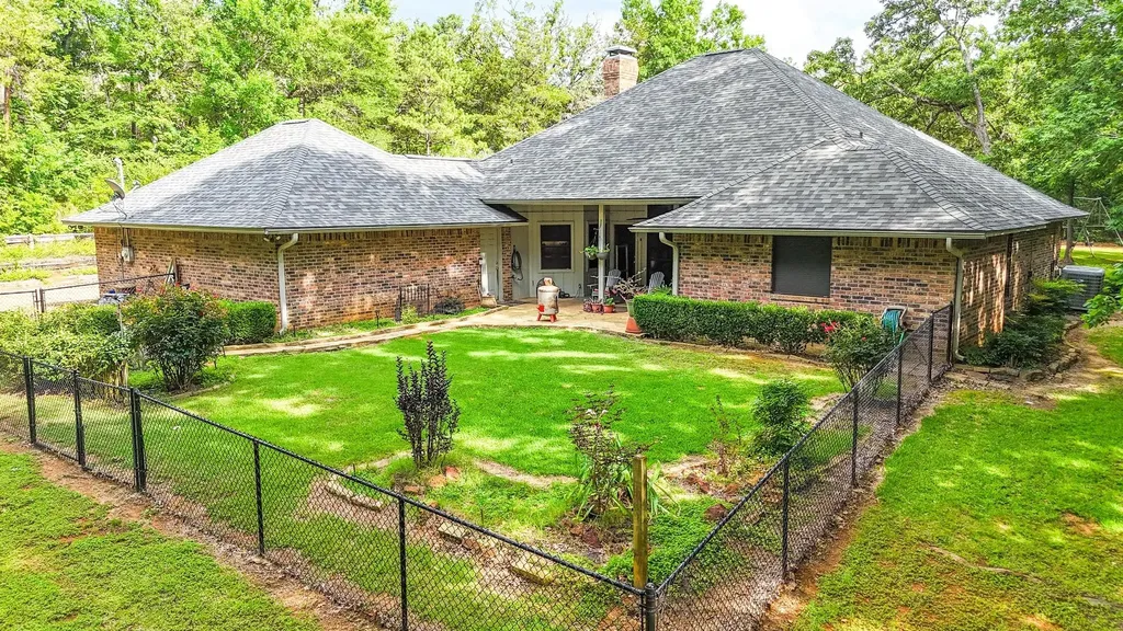 1749 E Us Highway 84 Palestine TX 75801