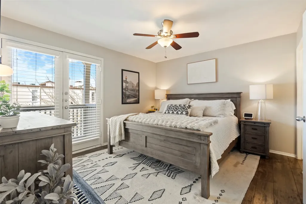 5916 Sandhurst Lane Dallas TX 75206