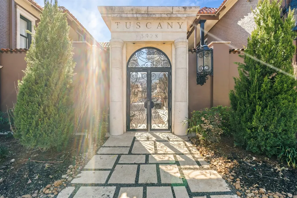 5916 Sandhurst Lane Dallas TX 75206
