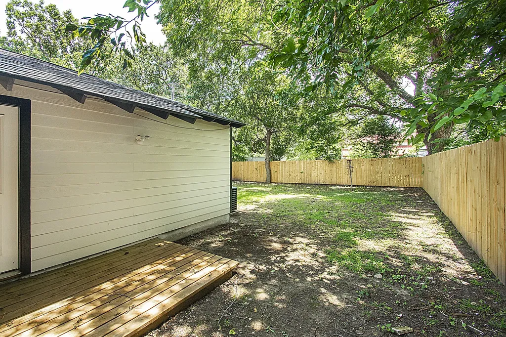 2502 Helmet Street Irving TX 75060
