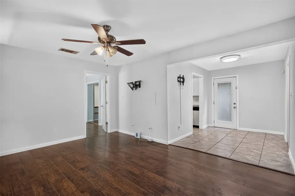 1618 Willow Street Grand Prairie TX 75050