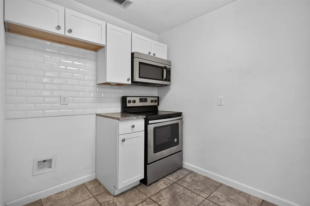 1618 Willow Street Grand Prairie TX 75050