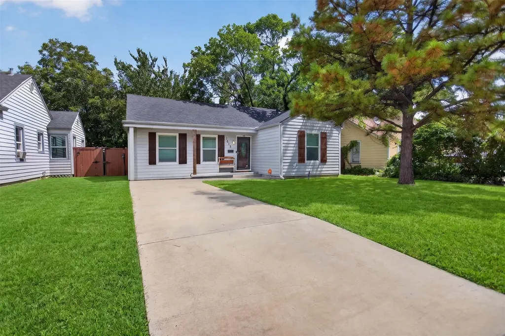 1618 Willow Street Grand Prairie TX 75050