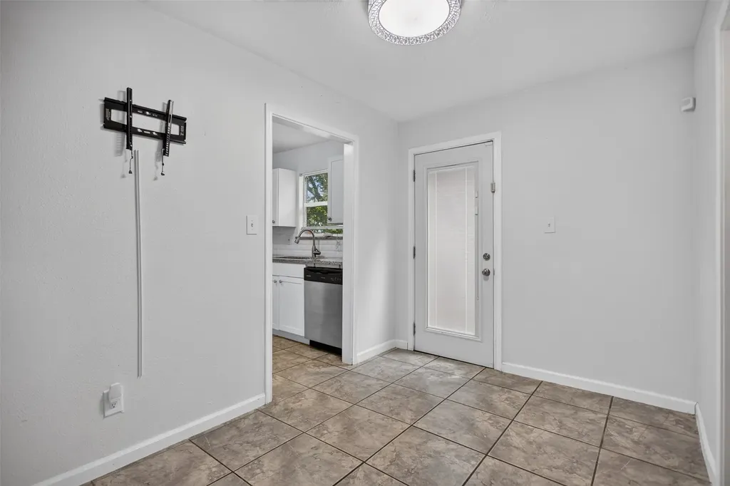 1618 Willow Street Grand Prairie TX 75050