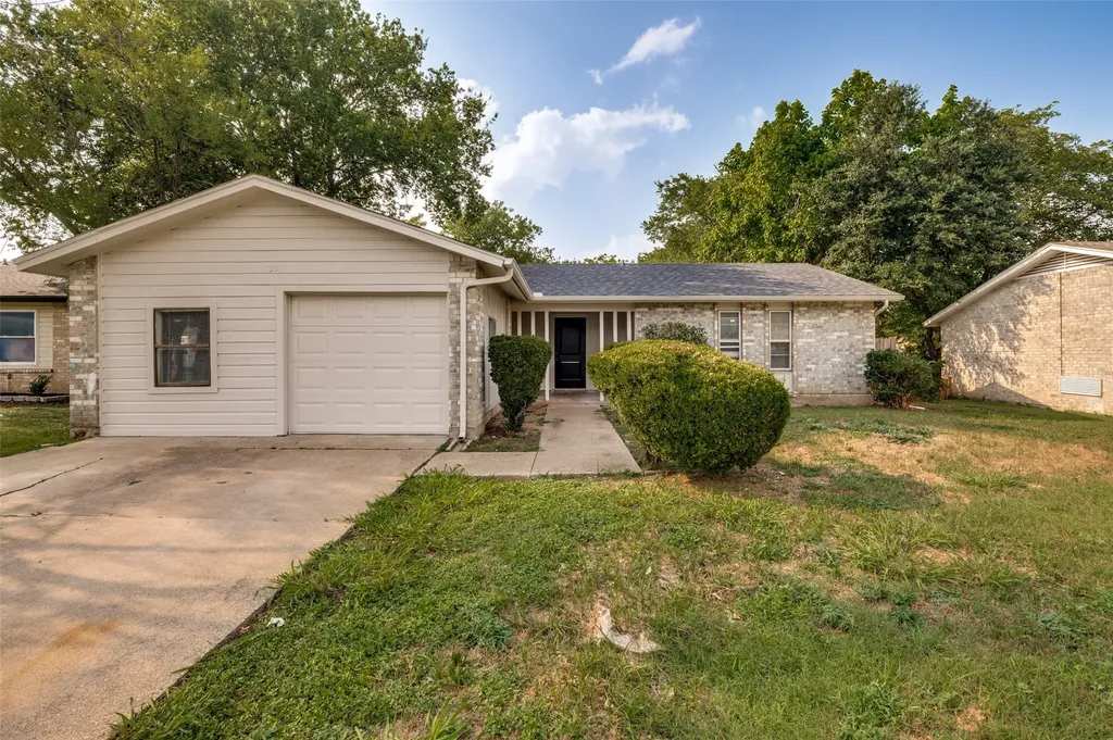 1551 Oakbrook Street Lancaster TX 75134