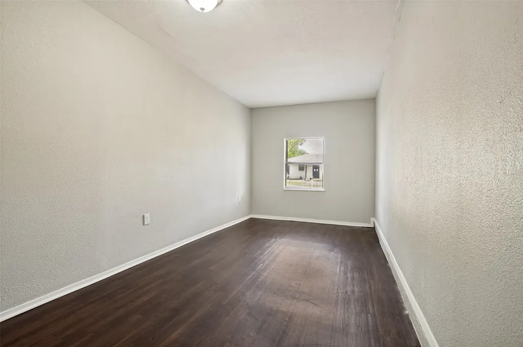1551 Oakbrook Street Lancaster TX 75134