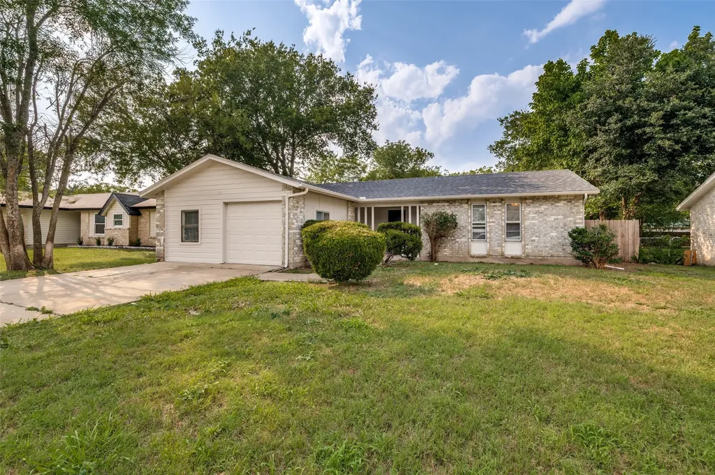 1551 Oakbrook Street Lancaster TX 75134