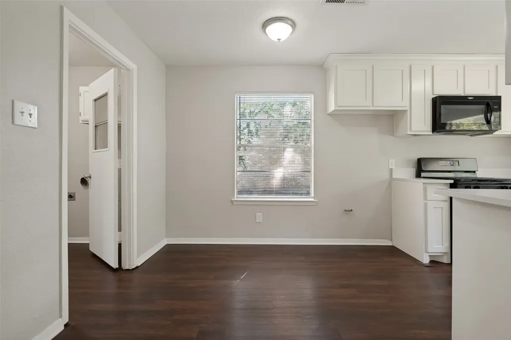 1551 Oakbrook Street Lancaster TX 75134