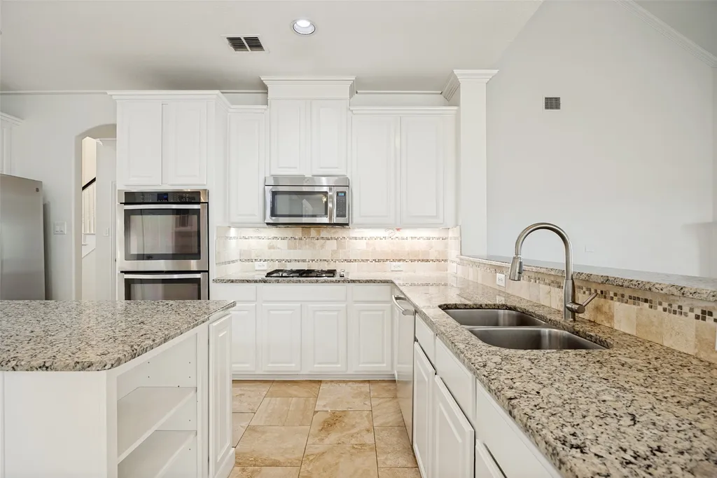 4437 Red Barn Drive Richardson TX 75082