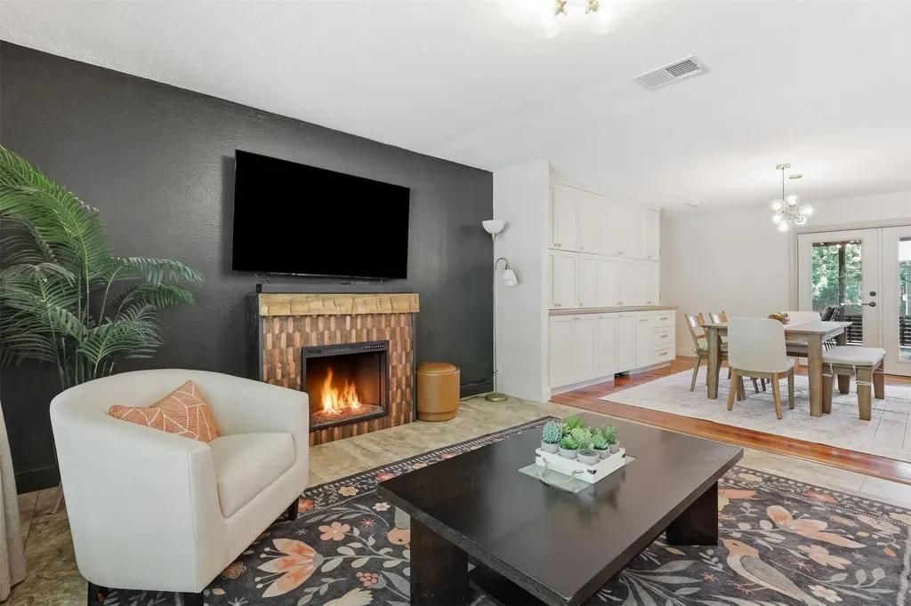 3817 Springbranch Drive Benbrook TX 76116