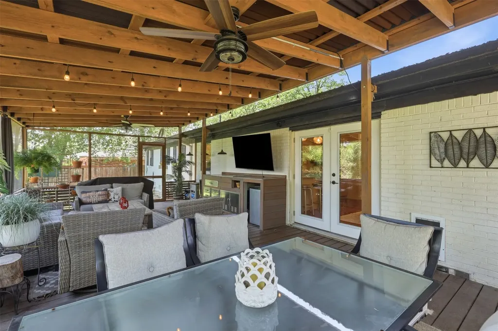 3817 Springbranch Drive Benbrook TX 76116