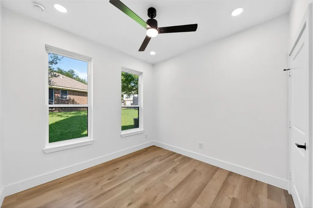1213 Sycamore Drive Carrollton TX 75007