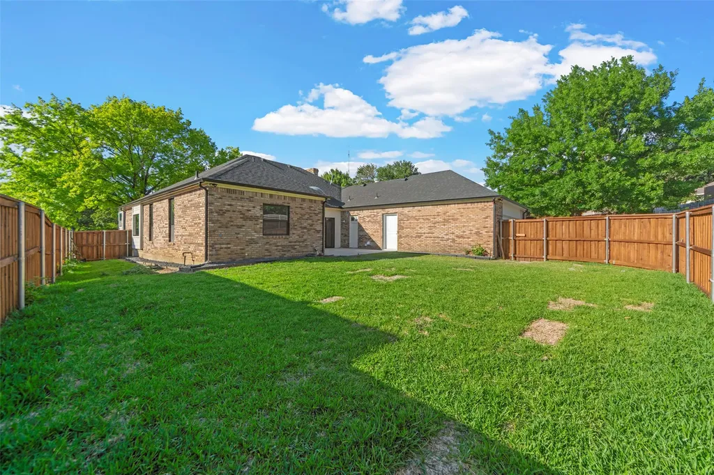 1213 Sycamore Drive Carrollton TX 75007