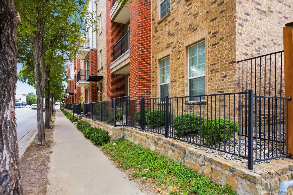 950 Henderson Street Fort Worth TX 76102