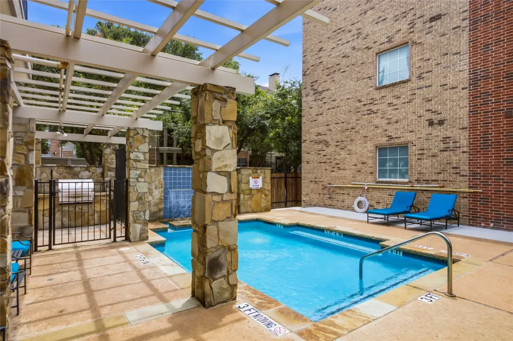 950 Henderson Street Fort Worth TX 76102