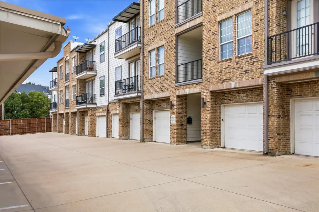 950 Henderson Street Fort Worth TX 76102