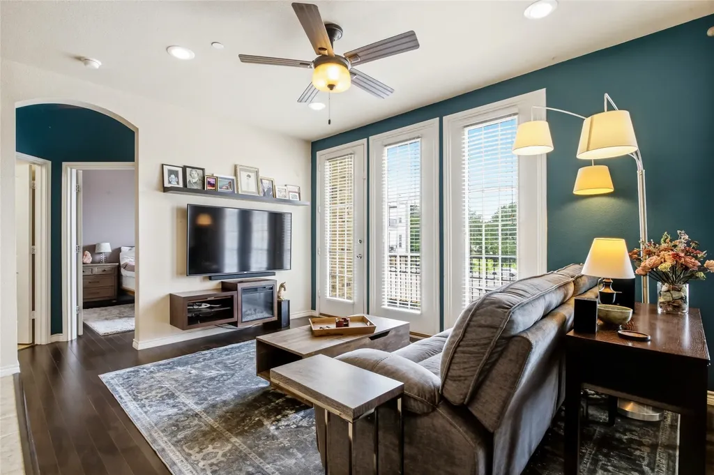 950 Henderson Street Fort Worth TX 76102