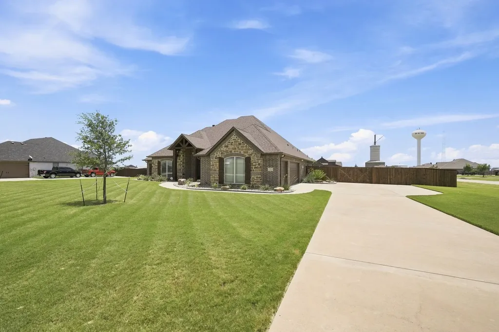 361 Crosswind Drive Waxahachie TX 75167