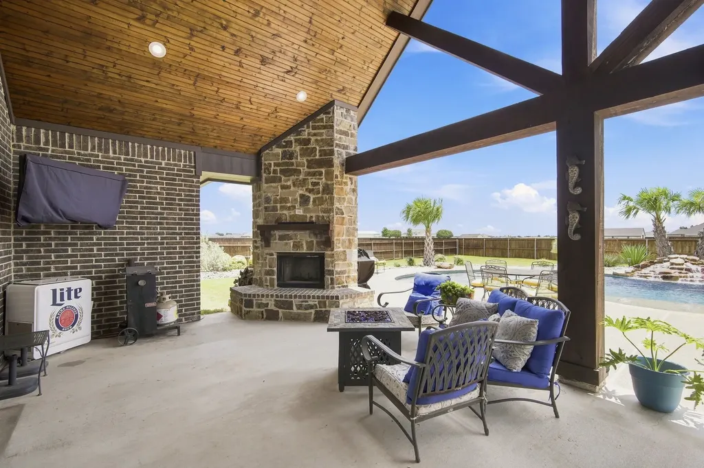 361 Crosswind Drive Waxahachie TX 75167