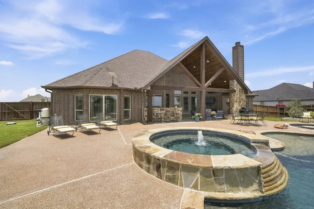 361 Crosswind Drive Waxahachie TX 75167