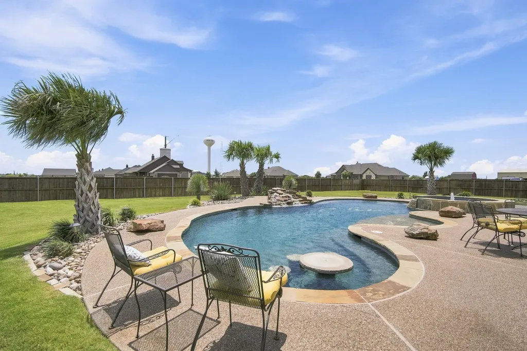 361 Crosswind Drive Waxahachie TX 75167