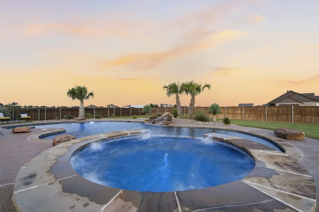 361 Crosswind Drive Waxahachie TX 75167