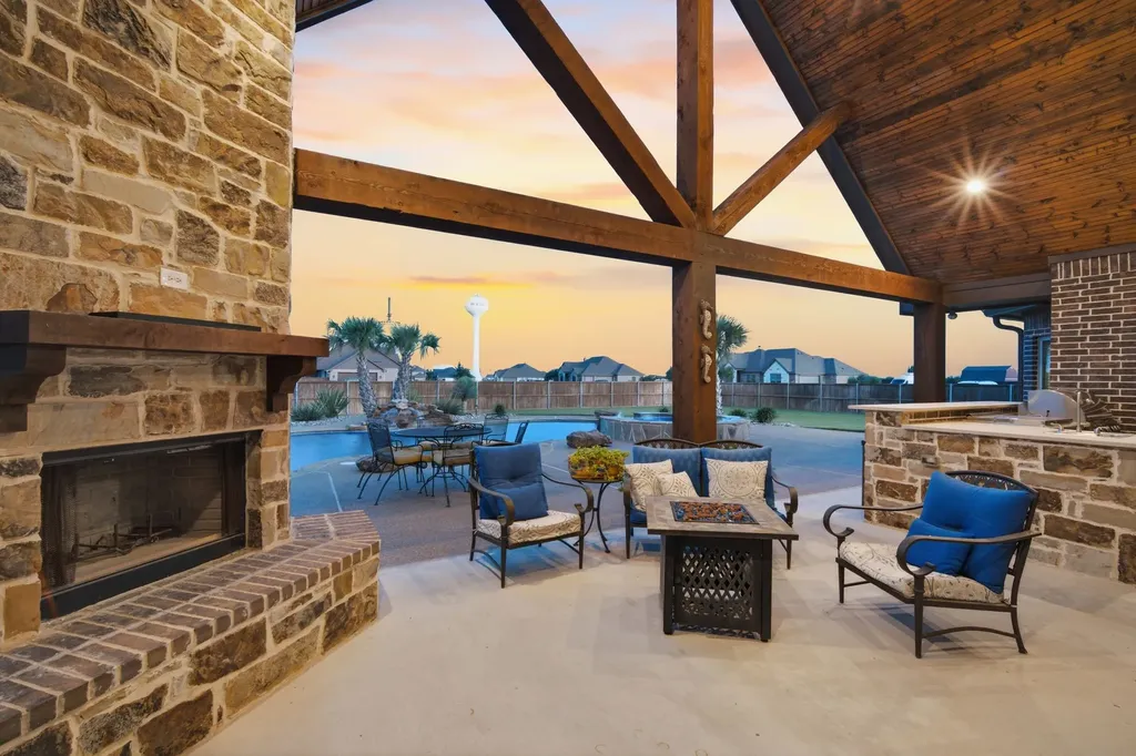 361 Crosswind Drive Waxahachie TX 75167