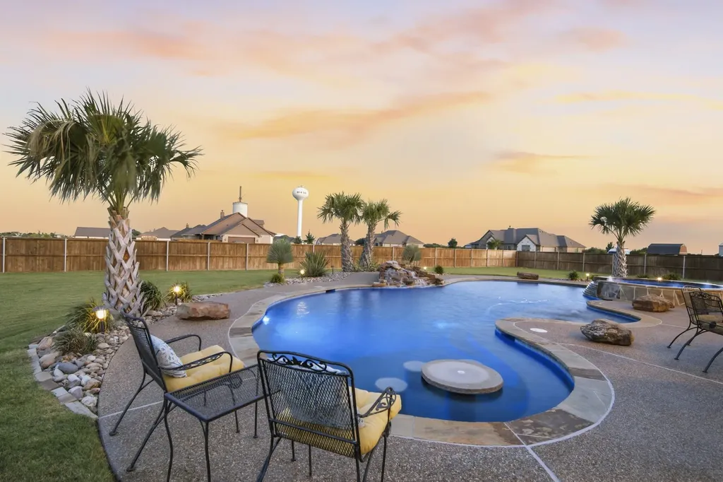 361 Crosswind Drive Waxahachie TX 75167