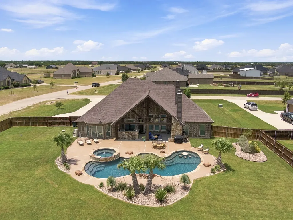 361 Crosswind Drive Waxahachie TX 75167