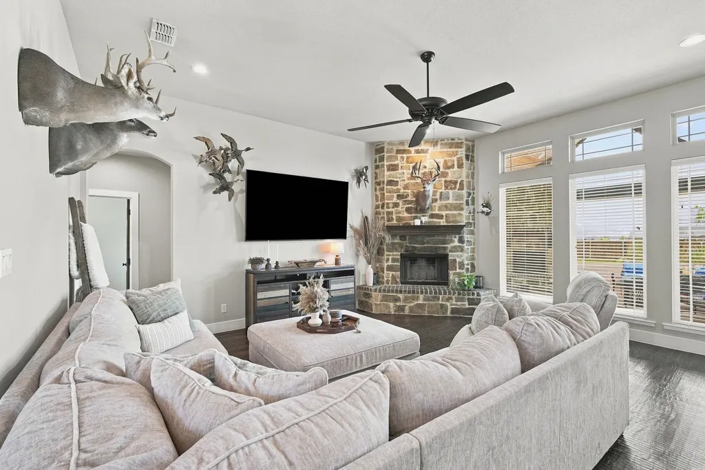 361 Crosswind Drive Waxahachie TX 75167