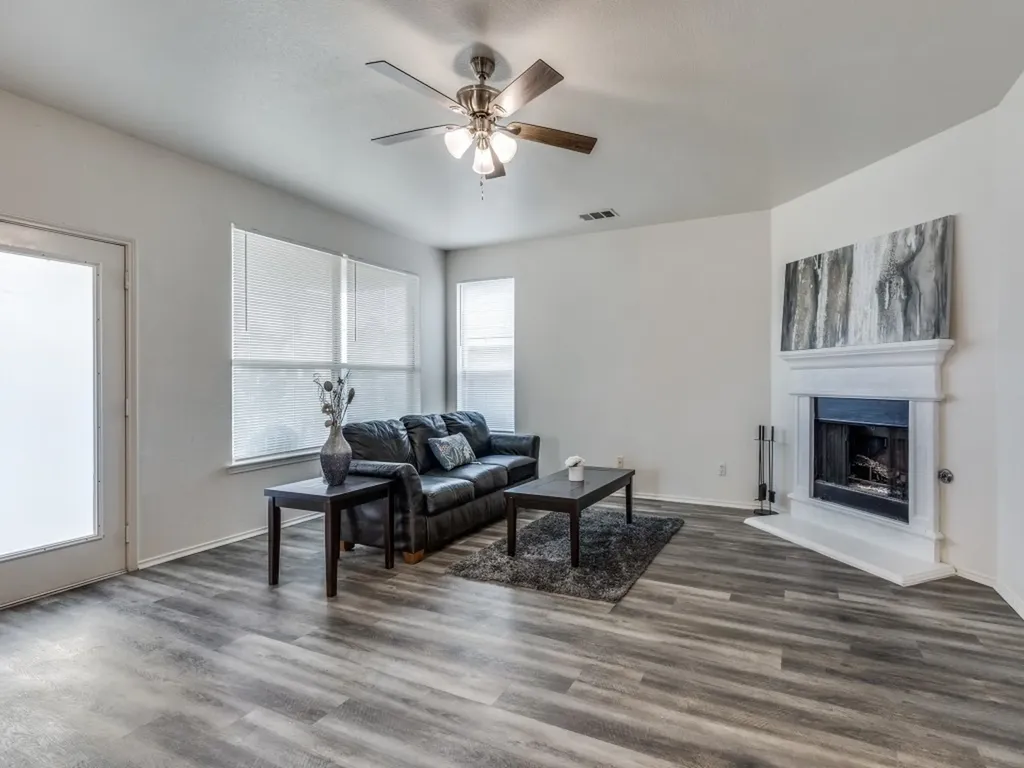 6701 Kinross Drive Arlington TX 76002